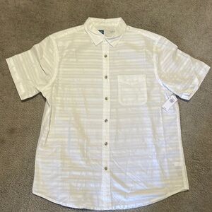 Old Navy short sleeve Everyday Shirt regular fit size L new with tags